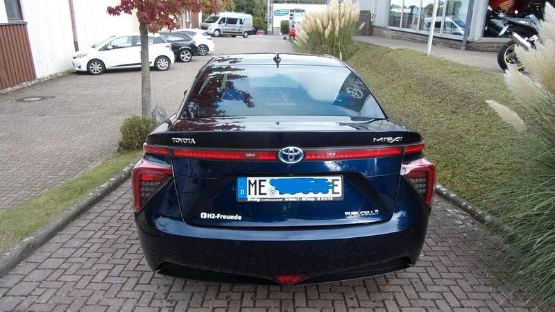 Gebraucht Toyota Mirai 154 PS (113 kW) 2017 Blau Limousine