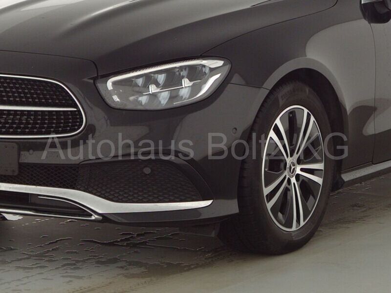 Gebraucht Mercedes E200 197 PS (144 kW) 2021 Schwarz (schwarz) Cabrio