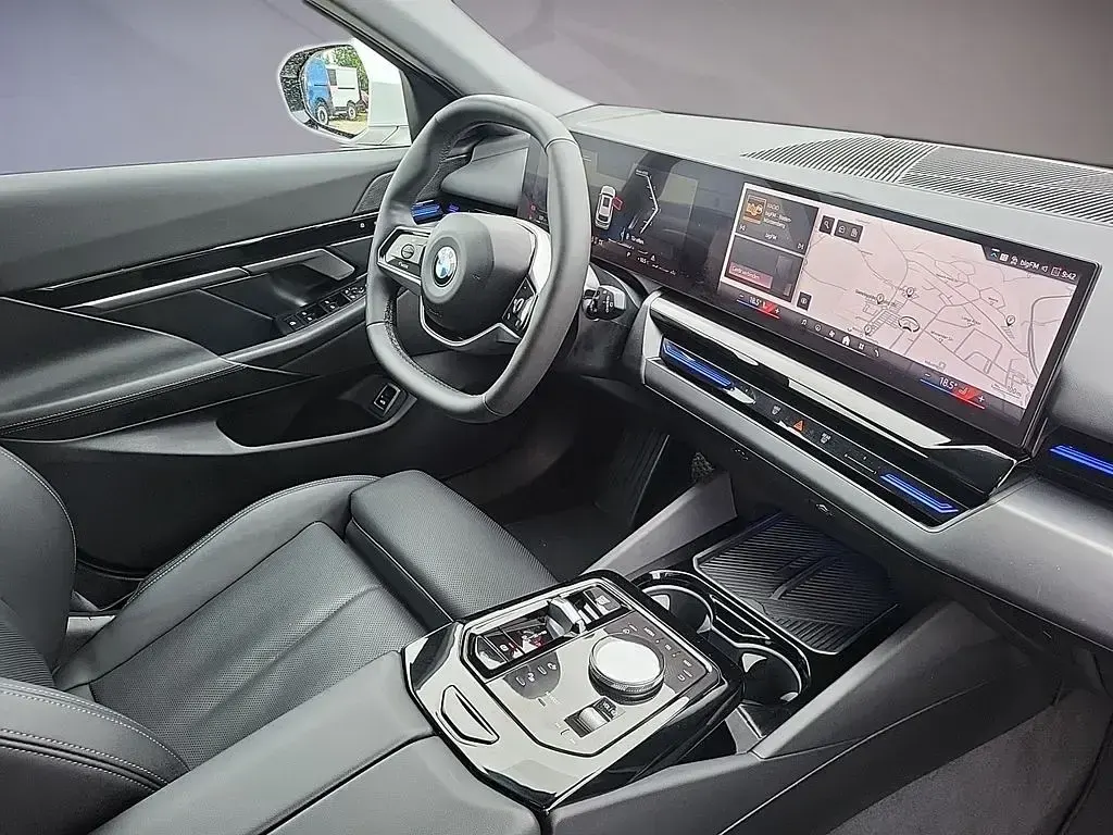 Second-hand BMW 520 197 CP (144 kW) 2025 Alb Berlinǎ