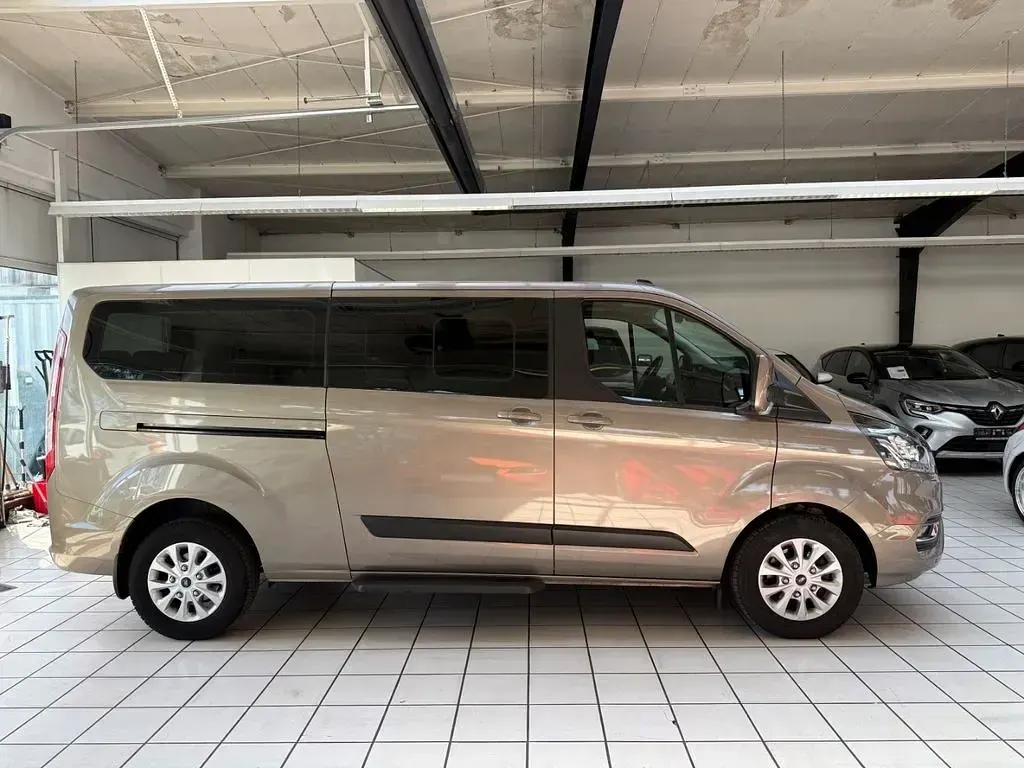 Gebraucht Ford Transit Custom 185 PS (136 kW) 2019 Diffused silver Kombi