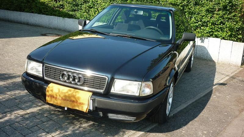 Blau Gebraucht 1994 Audi 80 Design Limousine | 7.000 € - Bild 1/4