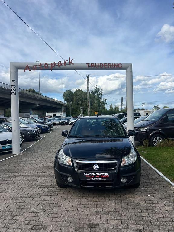 Schwarz Gebraucht 2007 Fiat Sedici SUV | 2.299 € (Guter Preis) - Bild 1/4