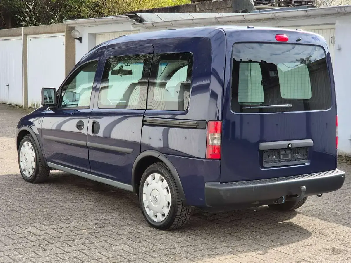 Second-hand Opel Combo Edition 94 CP (69 kW) 2007 Albastru Monovolum
