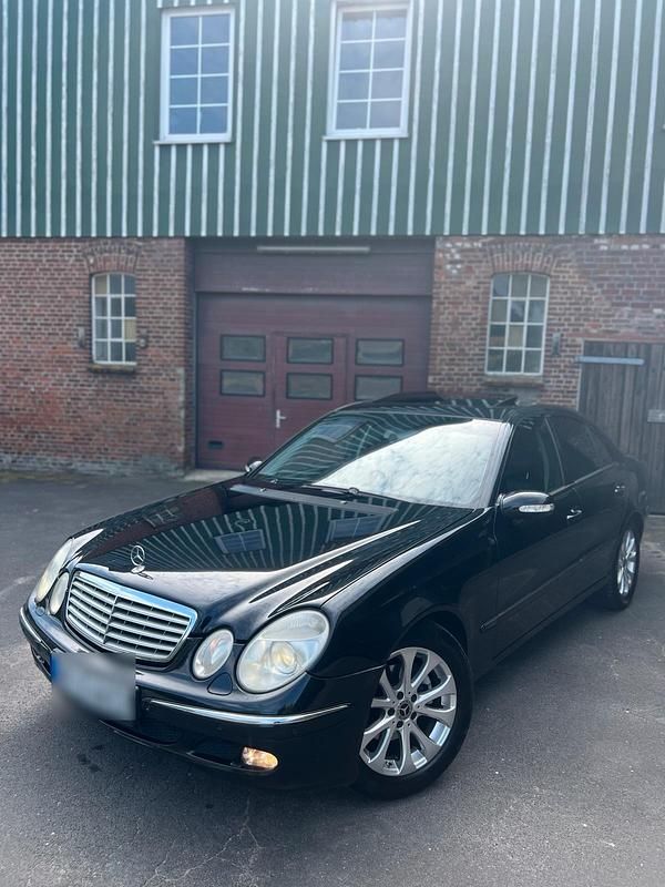 Schwarz Gebraucht 2006 Mercedes E320 Limousine | 3.200 € (Superpreis) - Bild 1/4