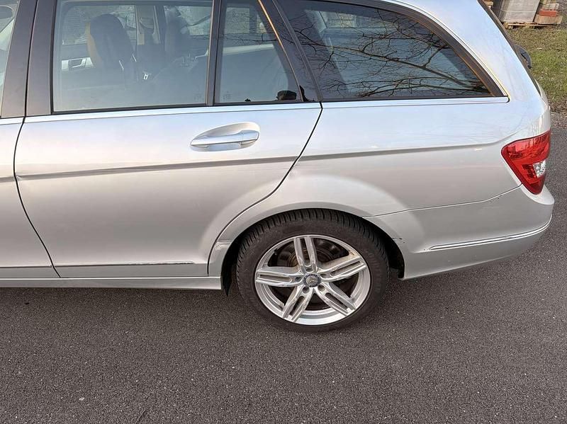 Gebraucht Mercedes C200 184 PS (135 kW) 2011 Silber Kombi