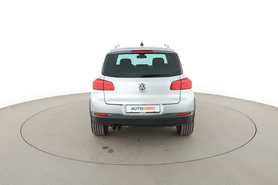 Gebraucht VW Tiguan LOUNGE 150 PS (110 kW) 2016 Grau SUV