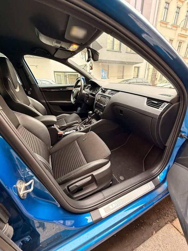 Gebraucht Skoda Octavia RS 184 PS (135 kW) 2014 Blau Kleinwagen