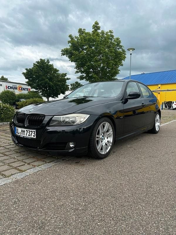 Schwarz Gebraucht 2009 BMW 318 Limousine | 3.799 € (Guter Preis) - Bild 1/4