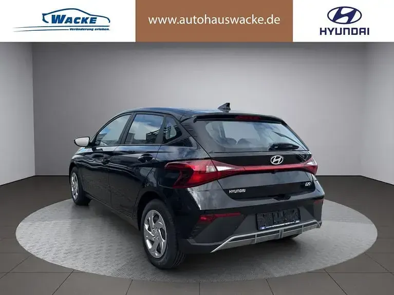 Gebraucht Hyundai i20 Select 79 PS (58 kW) 2025 Schwarz Limousine