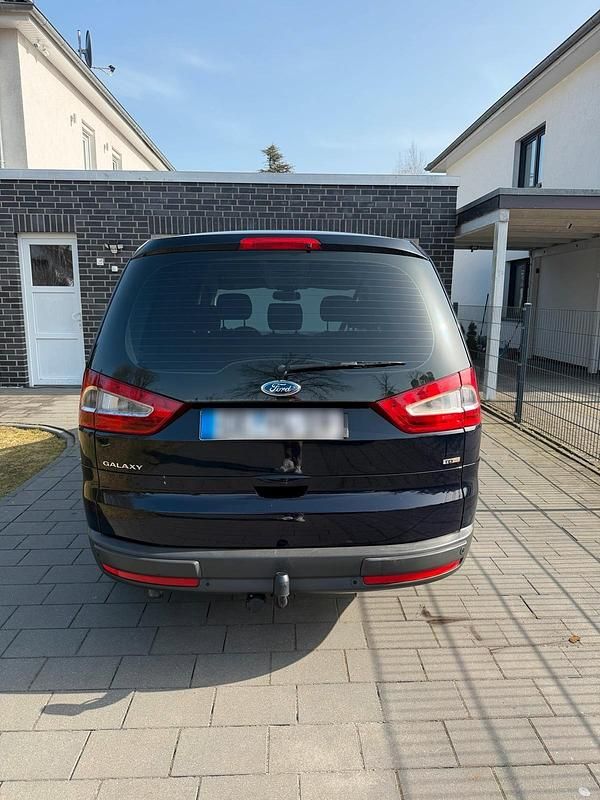 Second-hand Ford Galaxy 130 CP (95 kW) 2009 Albastru Monovolum