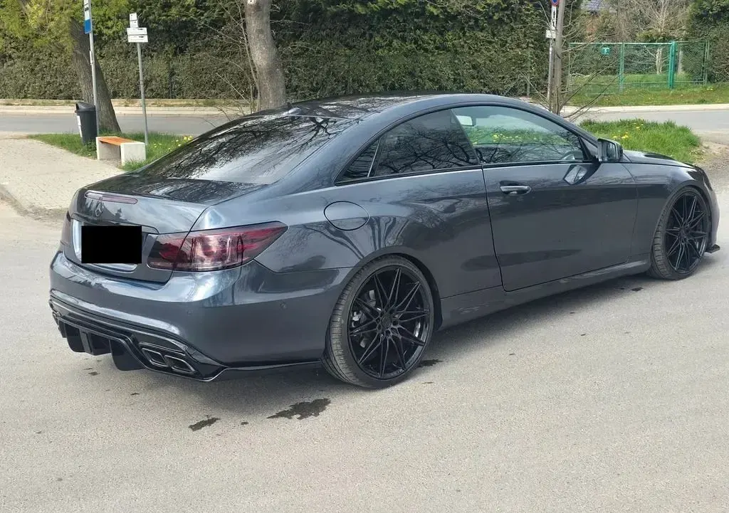 Gebraucht Mercedes E350 252 PS (185 kW) 2013 Silber Coupé