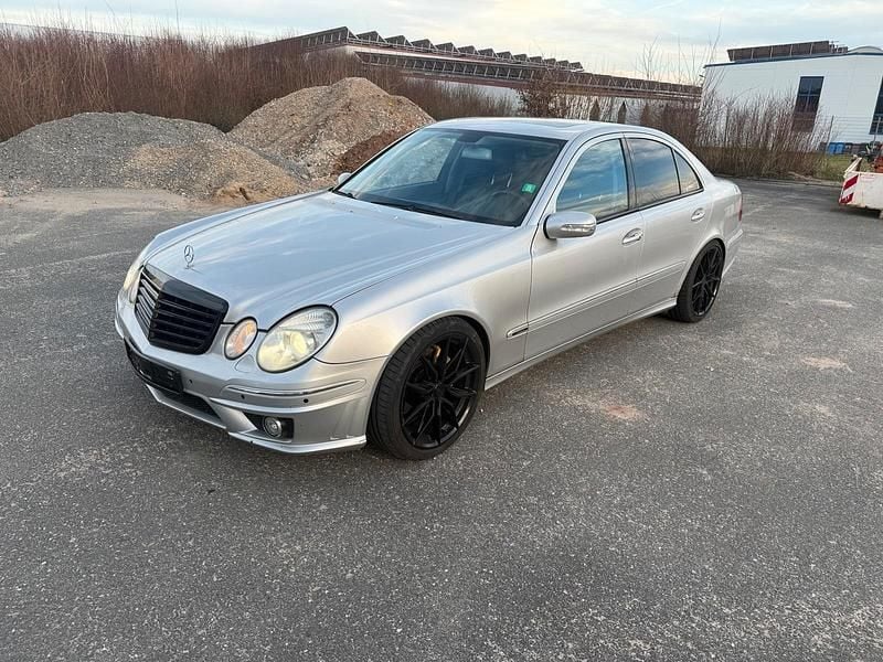Gebraucht Mercedes E500 306 PS (225 kW) 2002 Silber Limousine