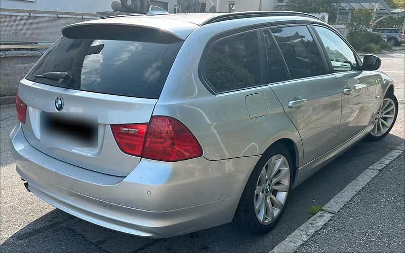 Gebraucht BMW 318 2011 Silber Kombi