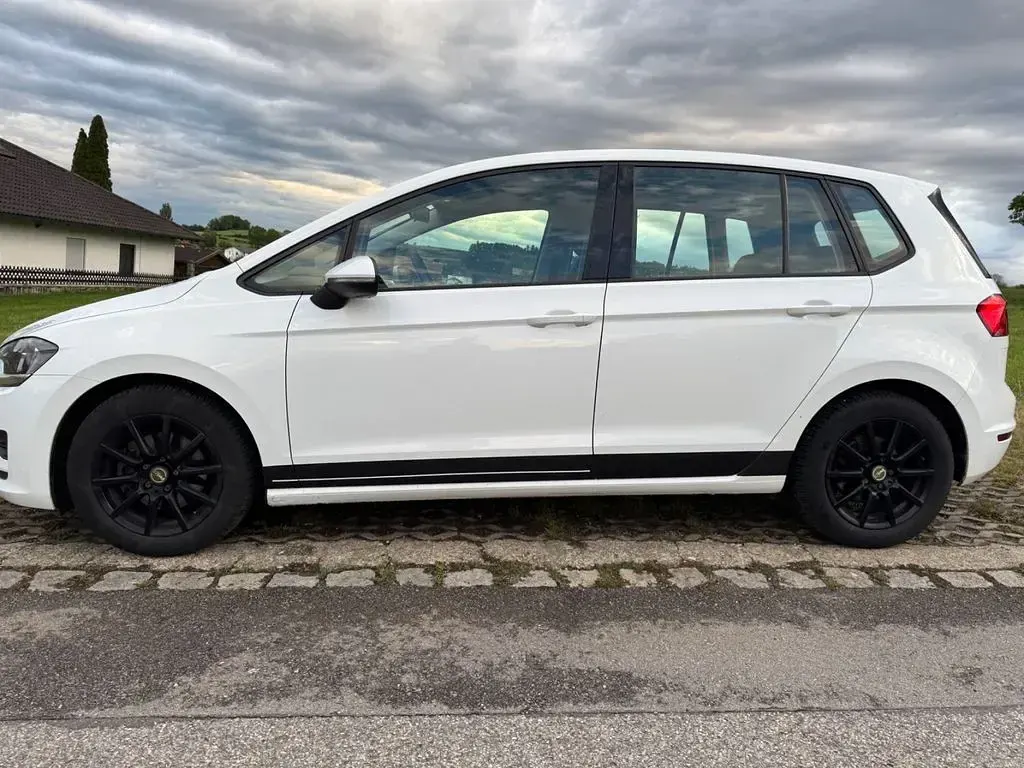 Second-hand VW Golf VII Trendline 110 CP (80 kW) 2016 Alb Berlinǎ