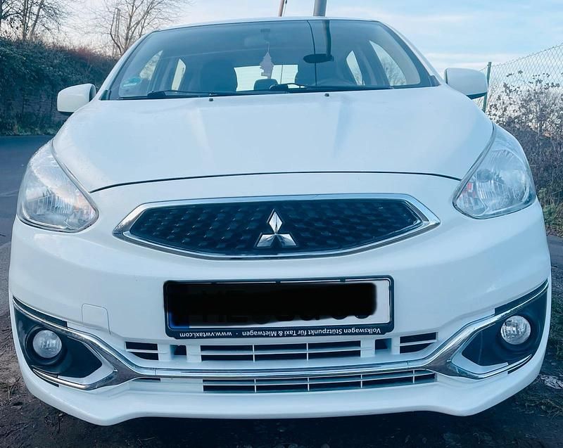 Weiß Gebraucht 2018 Mitsubishi Space Star Limousine | 3.900 € (Guter Preis) - Bild 1/4
