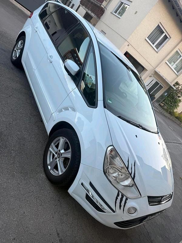 Weiß Gebraucht 2013 Ford S-MAX S Van / Kleinbus | 7.999 € (Fairer Preis) - Bild 1/4