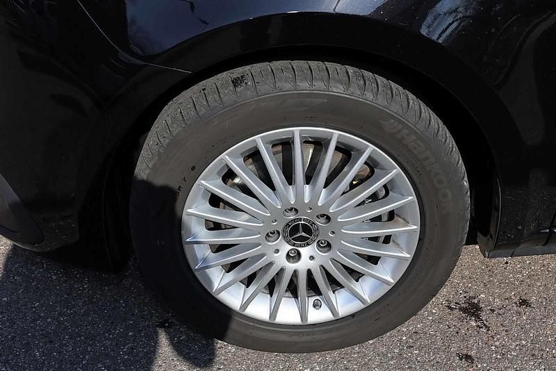 Gebraucht Mercedes E250 Style 140 PS (102 kW) 2025 Obsidianschwarz Kombi