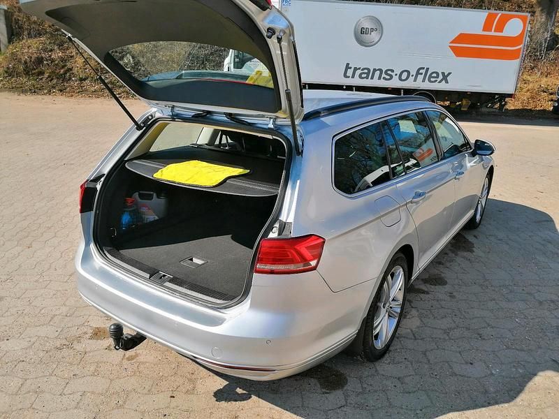 Gebraucht VW Passat 150 PS (110 kW) 2016 Silber Kombi