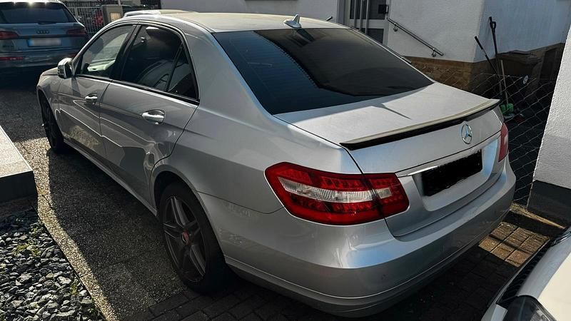 Gebraucht Mercedes E220 2011 Grau Limousine