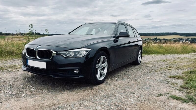 Schwarz Gebraucht 2018 BMW 320 Kombi | 18.400 € (Guter Preis) - Bild 1/4