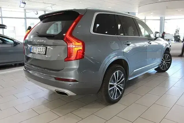 Gebraucht Volvo XC90 Momentum 235 PS (172 kW) 2019 Osmium grey metallic / metallic SUV