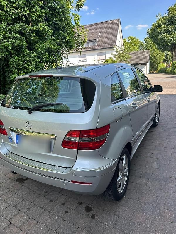 Gebraucht Mercedes B160 95 PS (69 kW) 2009 Grau Van / Kleinbus