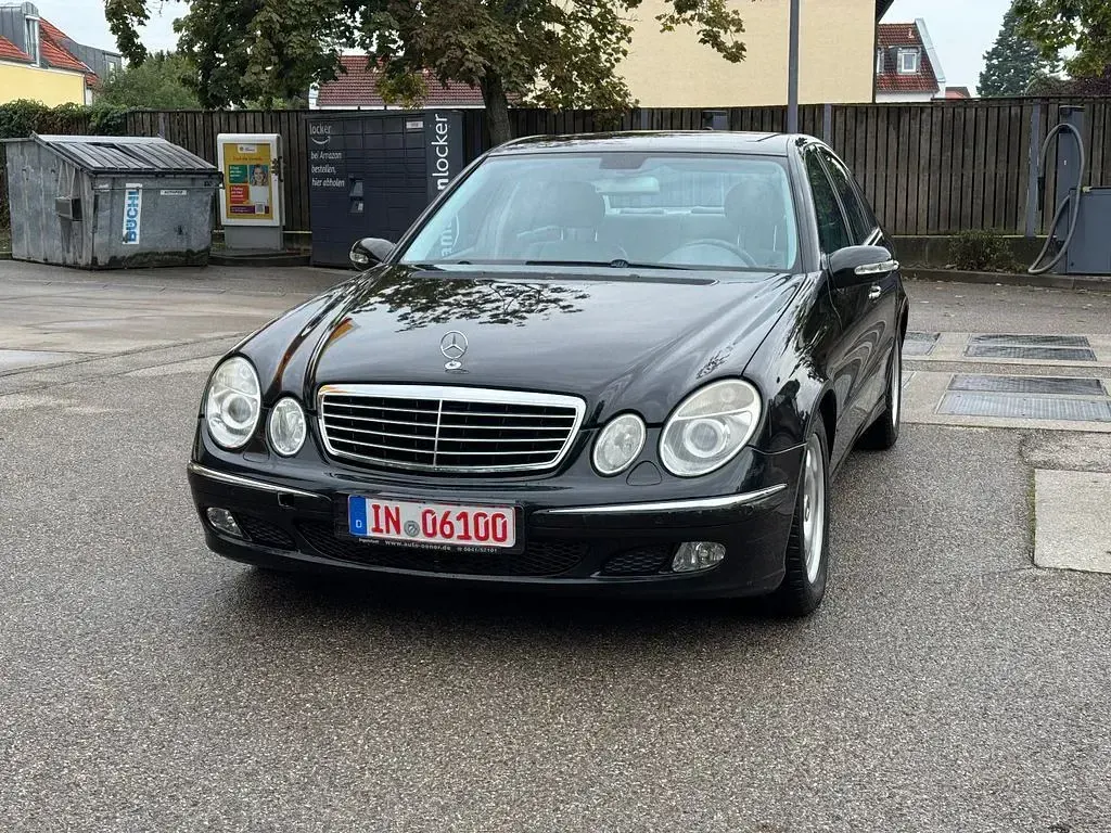 Gebraucht Mercedes E270 Avantgarde 177 PS (130 kW) 2003 Schwarz Limousine