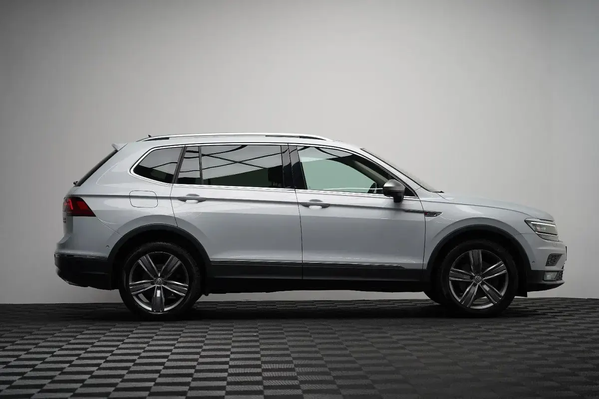 Gebraucht VW Tiguan Allspace Highline 239 PS (175 kW) 2018 Weiß SUV