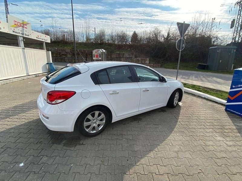 Gebraucht Chevrolet Cruze LTZ 163 PS (119 kW) 2013 Weiß Kombi