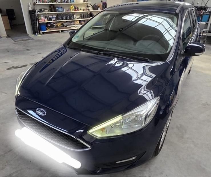 Blau Gebraucht 2016 Ford Focus S Kombi | 5.950 € (Superpreis) - Bild 1/4