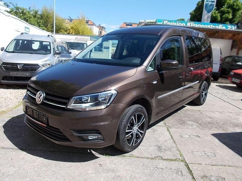 Braun Gebraucht 2017 VW Caddy Maxi Trendline Van / Kleinbus | 15.999 € (Etwas zu teuer) - Bild 1/4