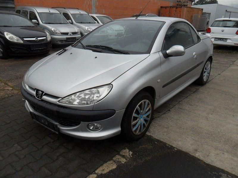 Grau Gebraucht 2003 Peugeot 206 CC Filou Cabrio | 500 € (Fairer Preis) - Bild 1/4