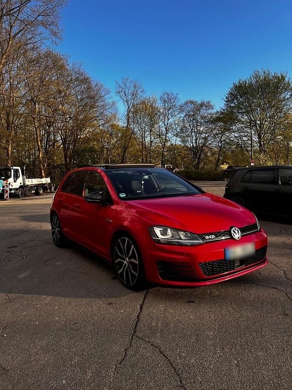 Gebraucht VW Golf VII 185 PS (136 kW) 2015 Rot Kleinwagen