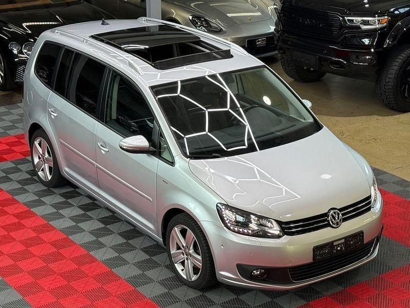 Silber Gebraucht 2015 VW Touran Cup Van / Kleinbus | 10.895 € (Superpreis) - Bild 1/4