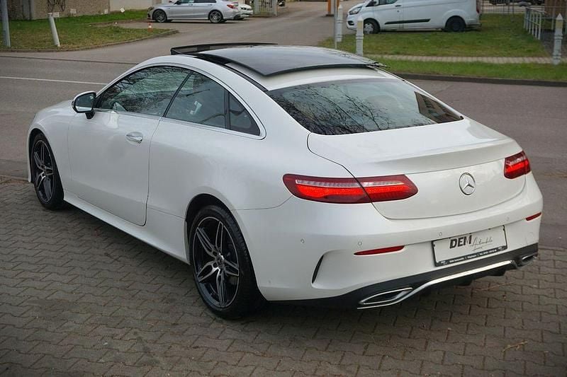 Gebraucht Mercedes E300 AMG 245 PS (180 kW) 2018 Weiß Coupé