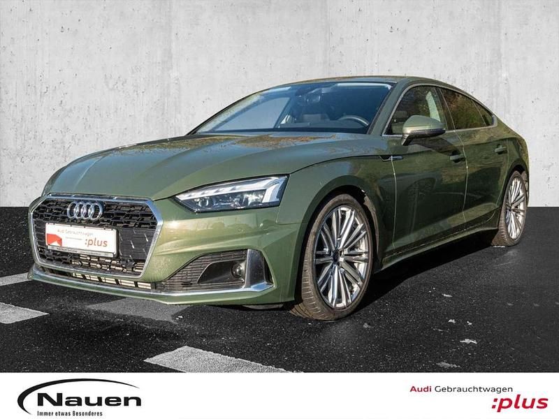 Distriktgrün metallic Gebraucht 2024 Audi A5 Sportback Advanced Plus Kleinwagen | 34.480 € (Superpreis) - Bild 1/3