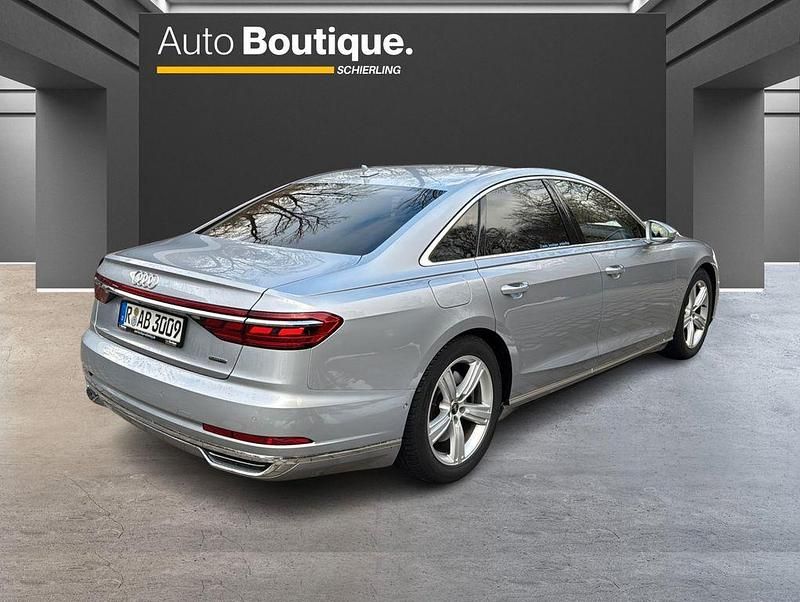 Gebraucht Audi A8 449 PS (330 kW) 2022 Florettsilber metallic Limousine