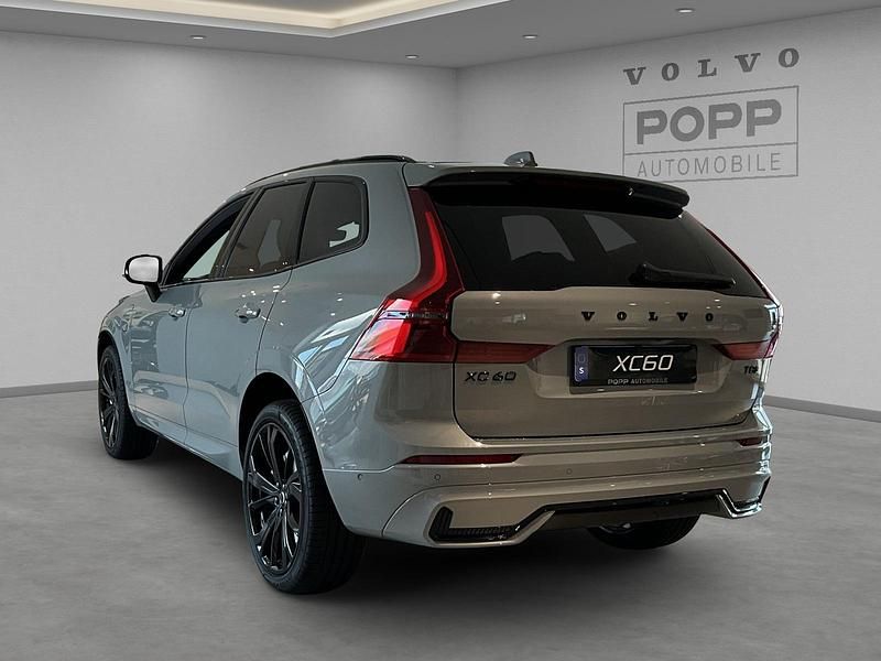 Neu Volvo XC60 Plus 455 PS (334 kW) 2026 Vapour grey SUV