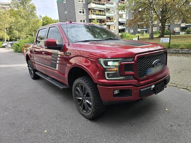 Rot Gebraucht 2018 Ford V8 Lariat SUV | 28.000 € - Bild 1/4