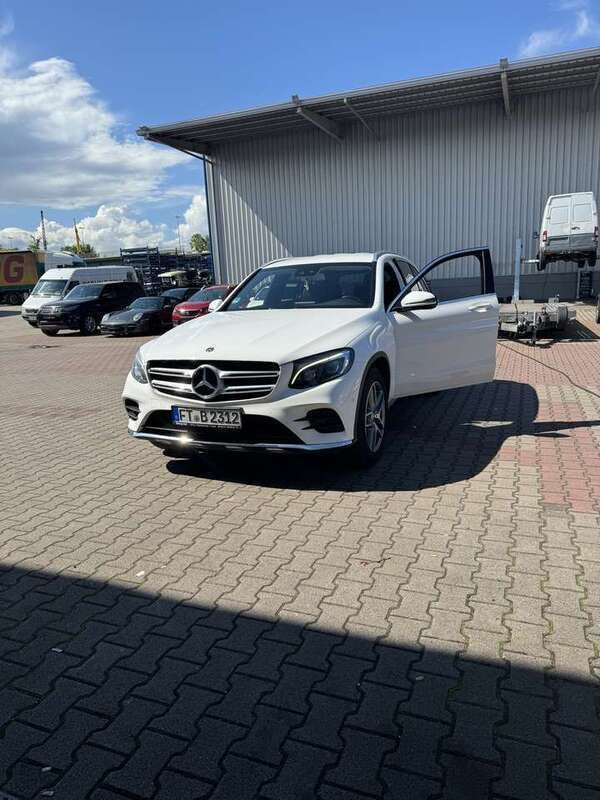 Gebraucht 2017 Mercedes GLC250 AMG line SUV | 25.000 € (Guter Preis) - Bild 1/4
