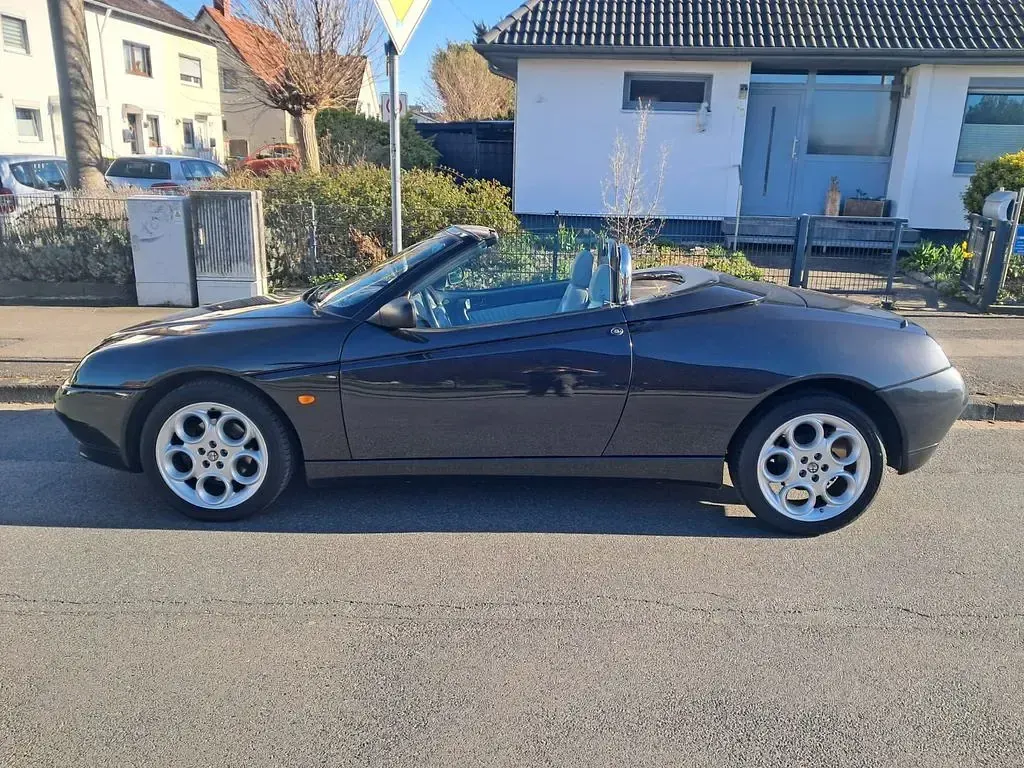Gebraucht Alfa Romeo Spider 150 PS (110 kW) 2001 Schwarz Cabrio