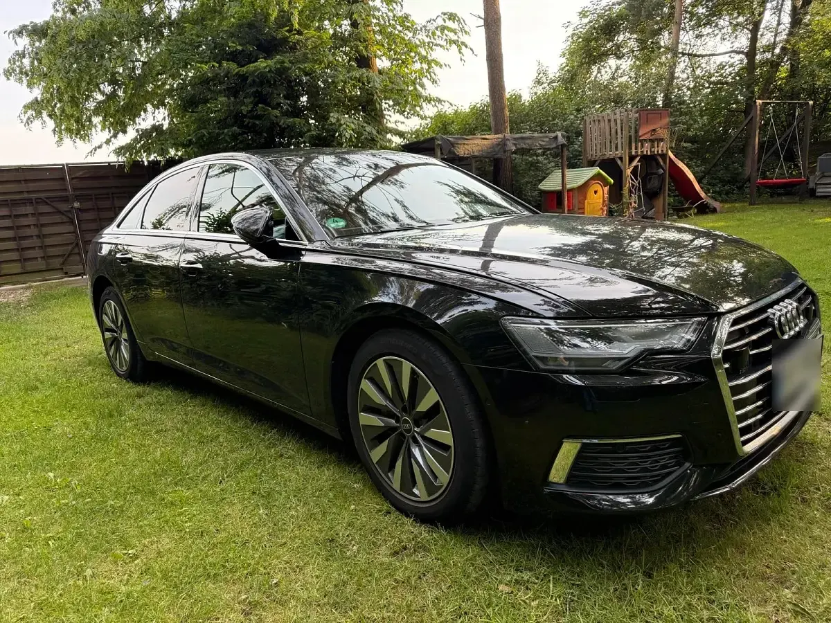 Gebraucht Audi A6 Ambiente 204 PS (150 kW) 2021 Schwarz Limousine