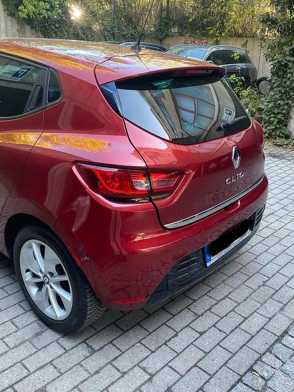 Gebraucht Renault Clio IV LIMITED 118 PS (86 kW) 2017 Rot Kleinwagen