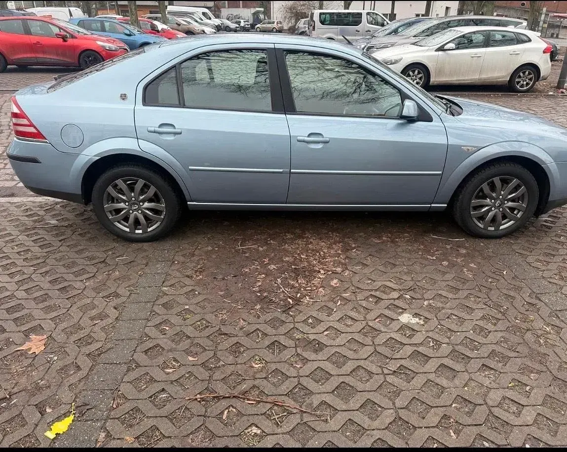 Gebraucht Ford Mondeo 145 PS (106 kW) 2006 Blau Limousine