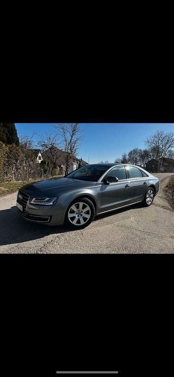 Grau Gebraucht 2015 Audi A8 Ambiente Limousine | 20.500 € (Fairer Preis) - Bild 1/4