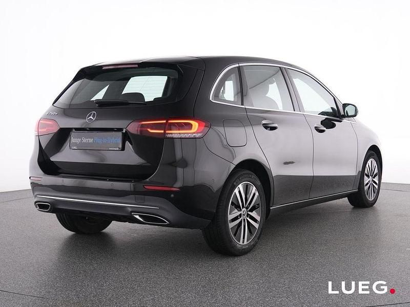 Gebraucht Mercedes E250 Progressive 160 PS (117 kW) 2022 Schwarz Limousine