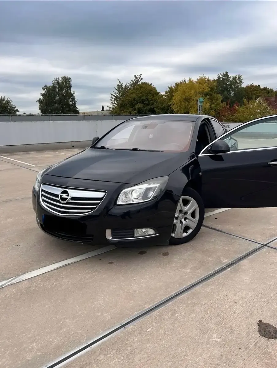 Gebraucht Opel Insignia 150 PS (110 kW) 2008 Schwarz Limousine