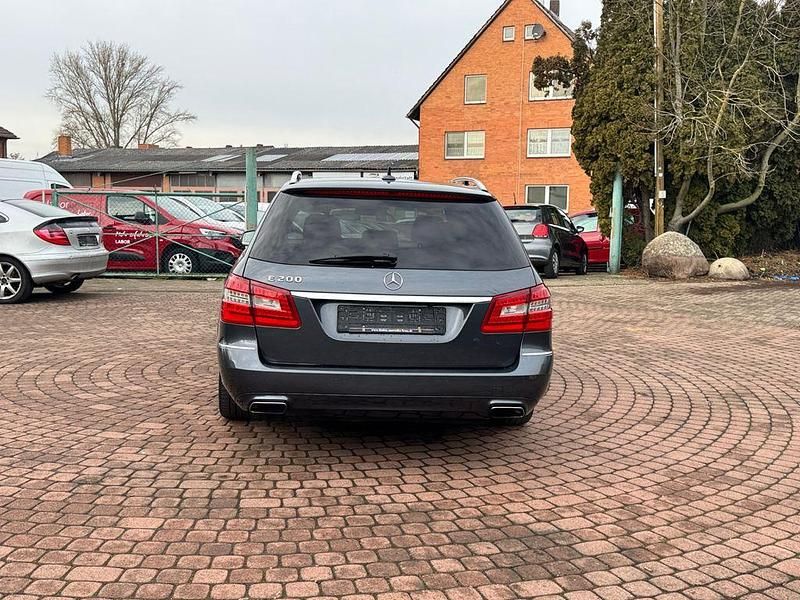 Gebraucht Mercedes E200 184 PS (135 kW) 2012 Grau Kombi