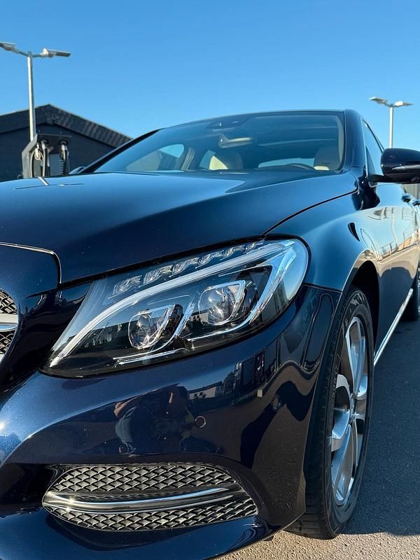 Gebraucht Mercedes C350e 279 PS (205 kW) 2015 Blau Limousine