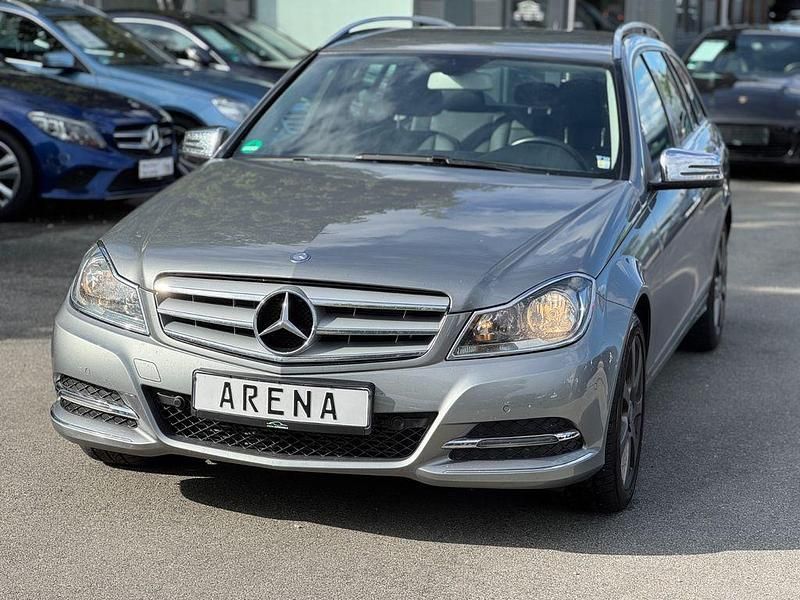 Silber Gebraucht 2015 Mercedes C200 Avantgarde Kombi | 15.999 € (Fairer Preis) - Bild 1/4